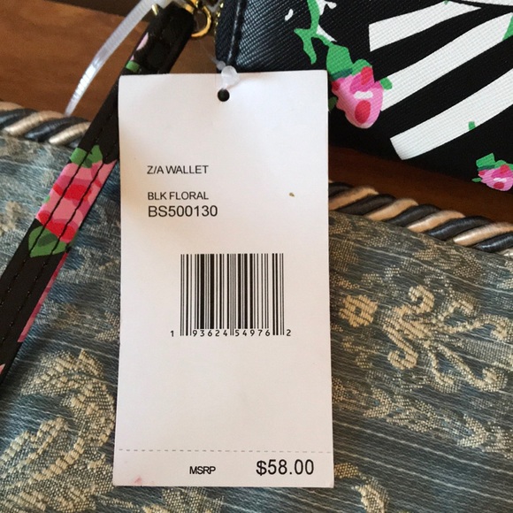 BETSEY JOHNSON WALLET/WRISTLET RETAIL 58.00 NWT - Picture 2 of 8